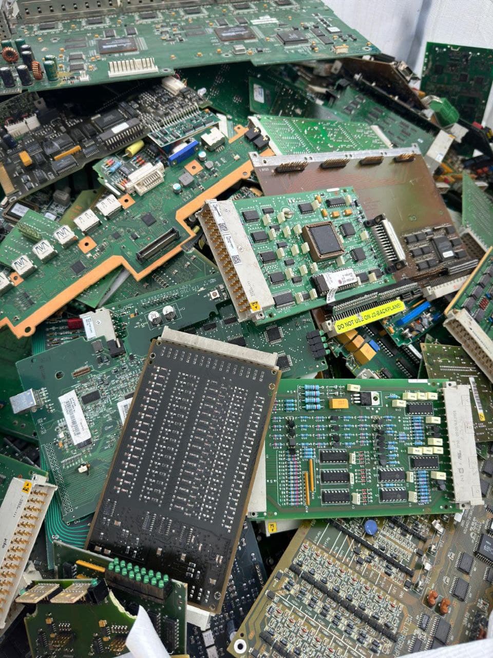 Printed Circuit Board (PCB)