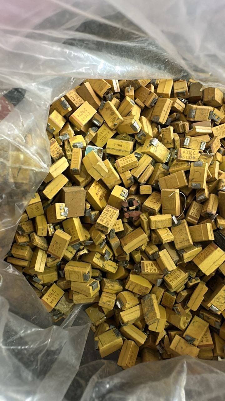 SMD Yellow/Black Capacitors