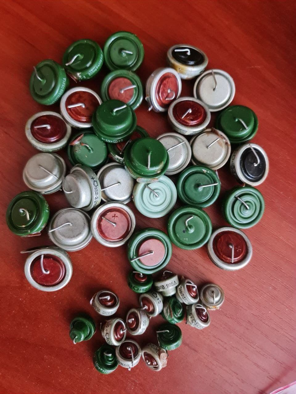 Round Capacitors 