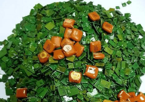 Ceramic capacitors (green)